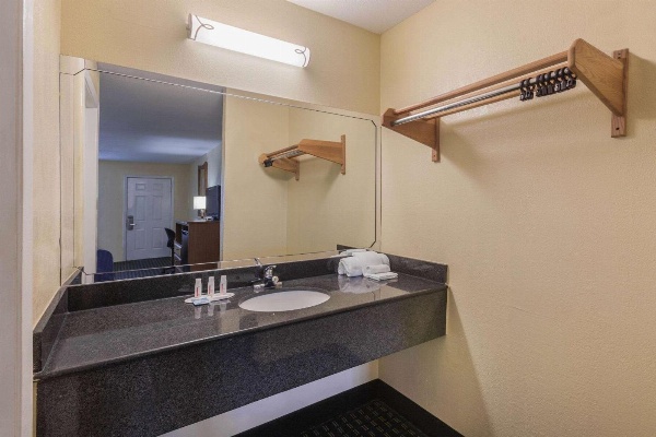 Days Inn by Wyndham Natchitoches Main image